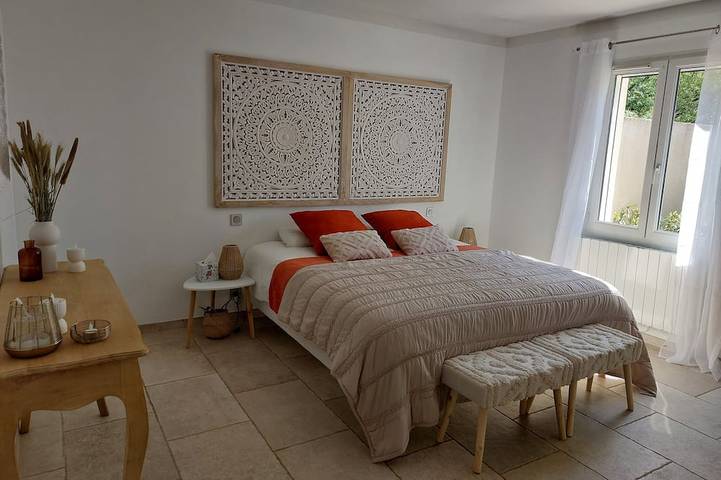 House with swimming pool for seasonal rental-Lubéron/ Saint- Saturnin- Lès- Apt in Saint-Saturnin-lès-Apt, Parque natural regional del Luberon