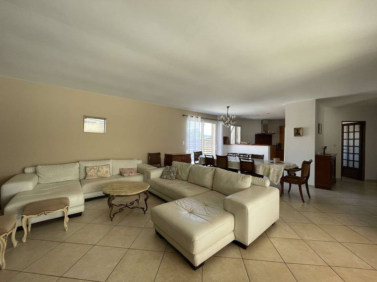 Villa 11 Pers à Vallon-Pont-d'Arc - Piscine Privée, 5 Ch, Jardin, Proche Centre in Vallon-Pont-d'Arc, Ardèche