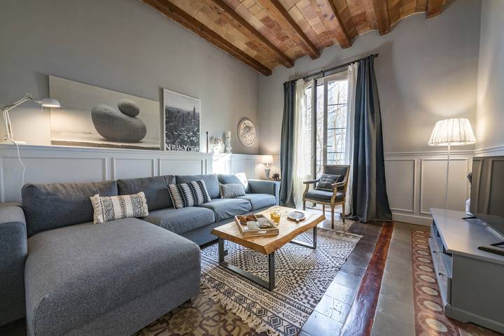 Vacation rental for 5 people, with balcony in Barcelona