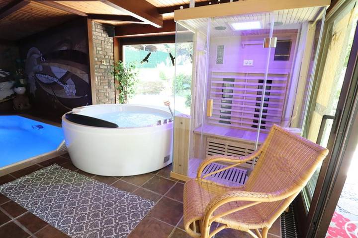 Ferienhaus für 6 Personen, mit Ausblick und Sauna sowie Garten und Pool, mit Haustier im Ahrtal - 4