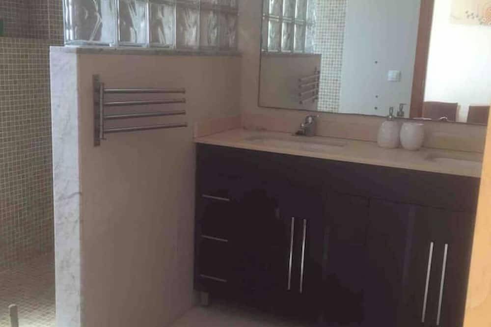 Modern 3 Bedroom Villa with Pool close to Sitges in Olivella, Garraf