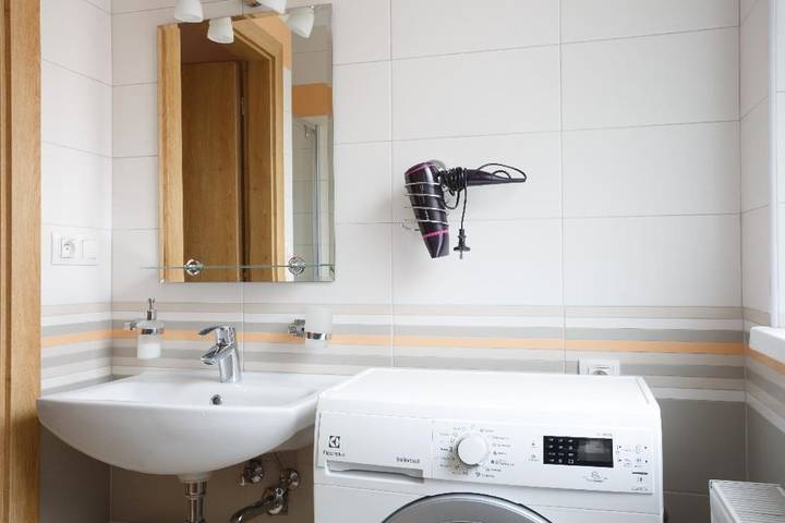 Ferienwohnung für 4 Personen, mit Balkon und Terrasse sowie Garten und Ausblick in Karlsbad - 4