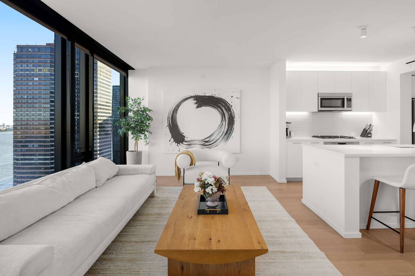 Entire apartment, Embassy Ii 24th floor 2Br w Doorman Gym Pool in Manhattan, New York City