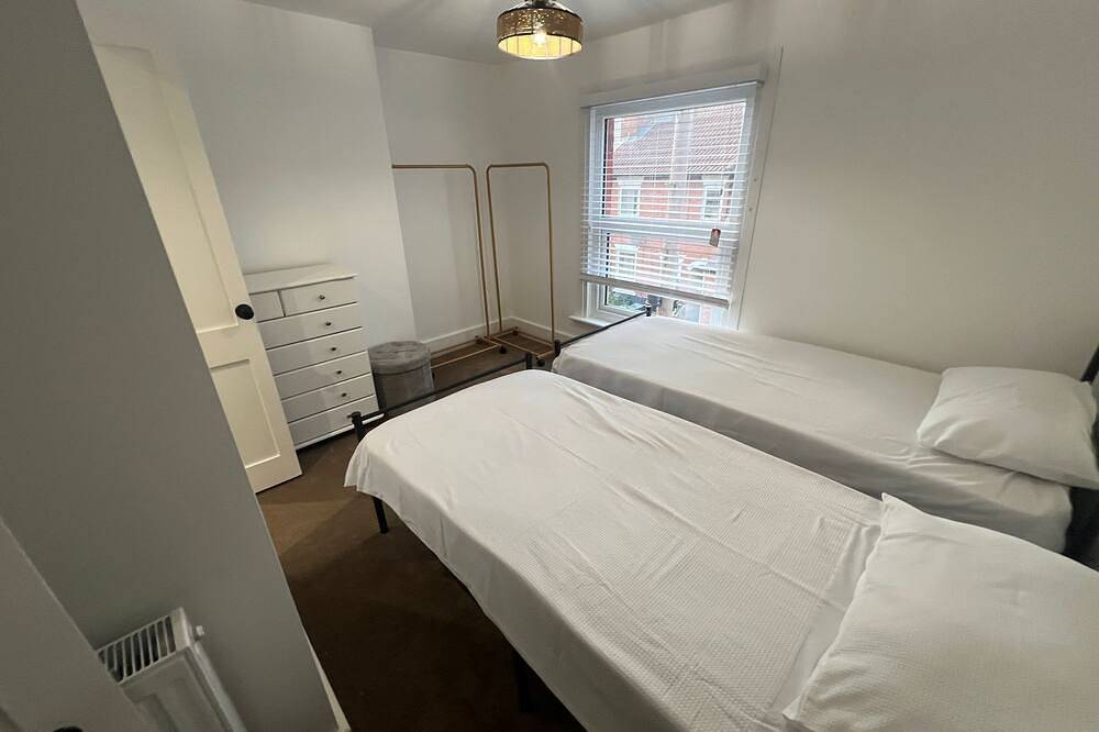 Central Home | Sleeps 5 | Free Nearby Parking in Colchester, Essex
