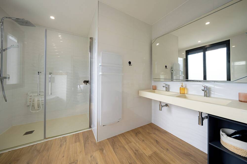 Luxury Villa · 200 m from Unesco Cité · pool, aircon, 2 jacuzzis in Carcassonne, Carcassonne region