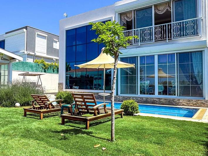 Villa pour 8 personnes, avec vue ainsi que jardin et piscine - 1