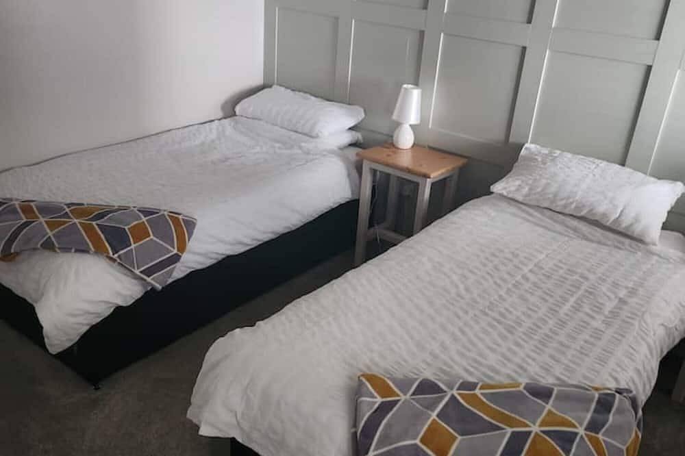 Yr Hen Weithdy. (The Old Workshop) Ll728hd, sleeps 4 only.\n in Moelfre, Insel Anglesey