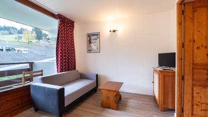 Gîte pour 4 personnes, avec piscine et balcon à Morillon