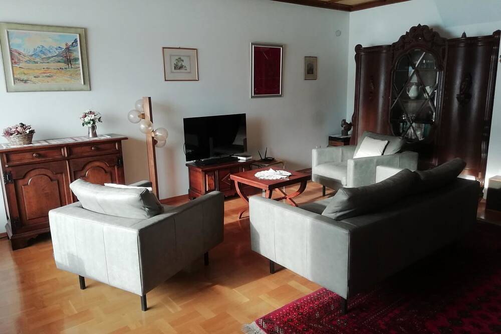 Ganze Wohnung, Chasa Minschuns 16, (Tschierv) in Tschierv, Val Müstair