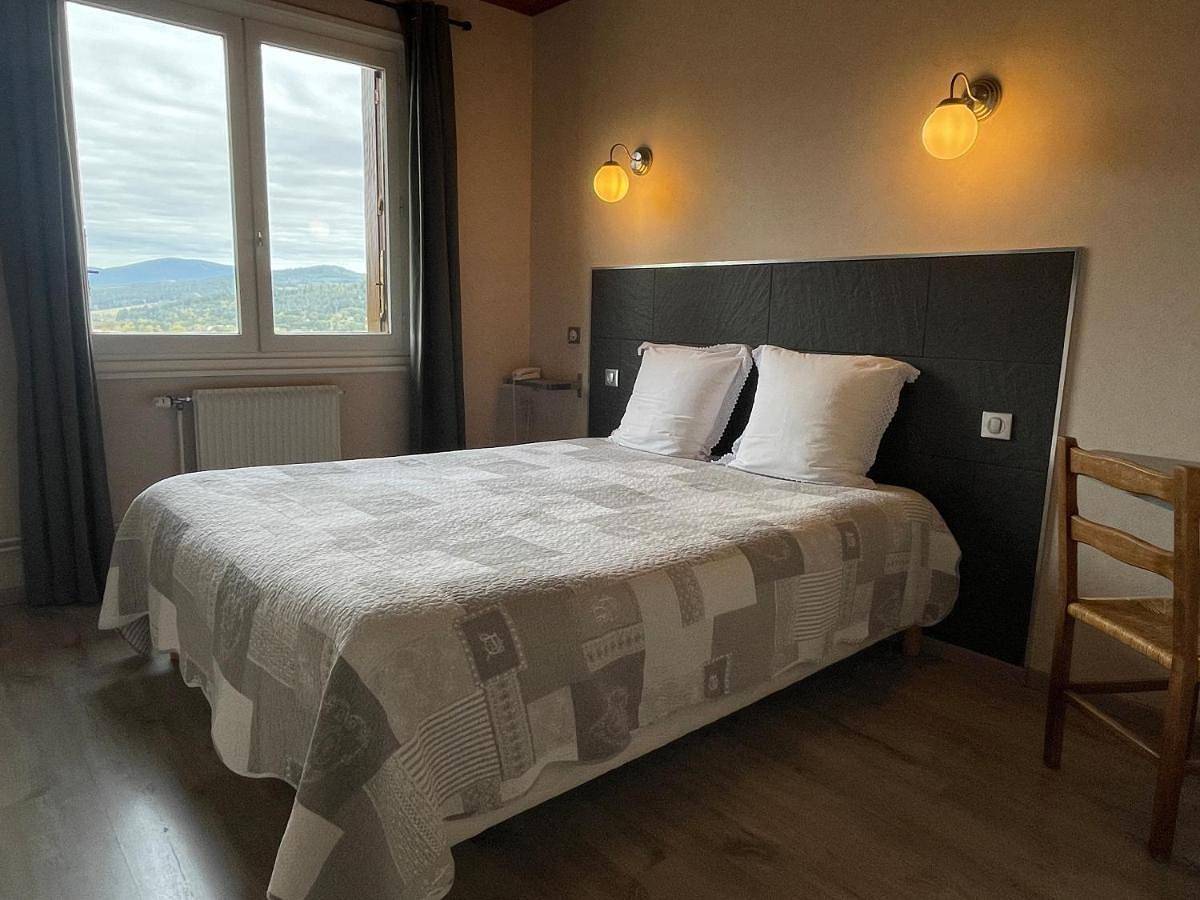 Double Room in Noirétable, Montbrison