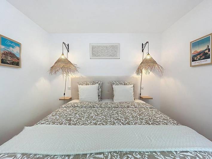 Location de vacances pour 3 personnes, avec Terrasse et Jardin ainsi que Piscine et Vue à Ménerbes - 4