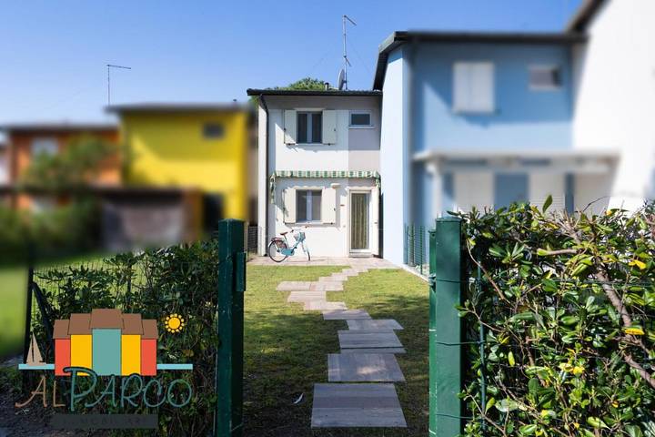Casa vacanza per 5 persone, con piscina e giardino nonché panorama, con animali domestici in Albarella