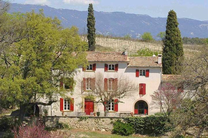 Maison d’hôte pour 4 personnes, avec Terrasse et Jardin ainsi que Piscine et Vue