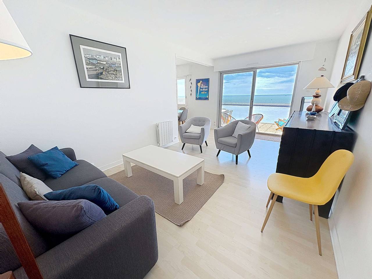 Apartamento entero, Apartamento frente al mar con terraza y aparcamiento in Jullouville, Côte de la Déroute