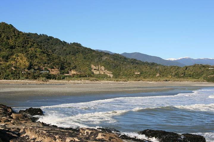 Cottage for 2 people, with terrace and yard in New Zealand