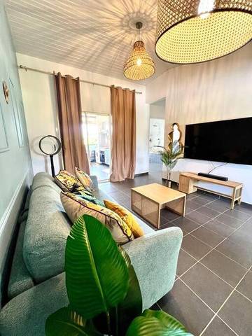 Gîte pour 4 personnes, avec terrasse, animaux acceptés dans Plage de Montabo