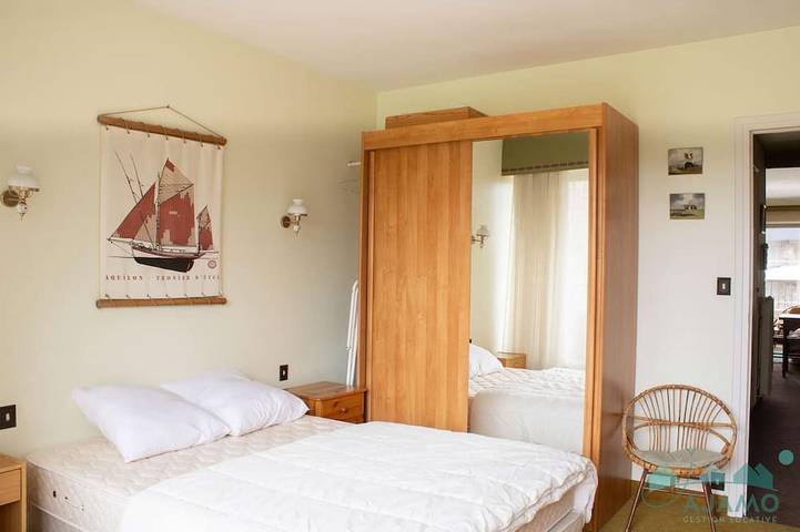 Ganze Wohnung, Sea-view apartment with terraces in Erquy | 3 guests | in Caroual, Erquy