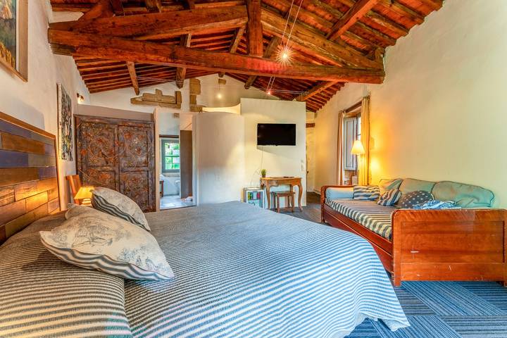 Chambre pour 3 personnes, avec jardin dans le Gard - 4