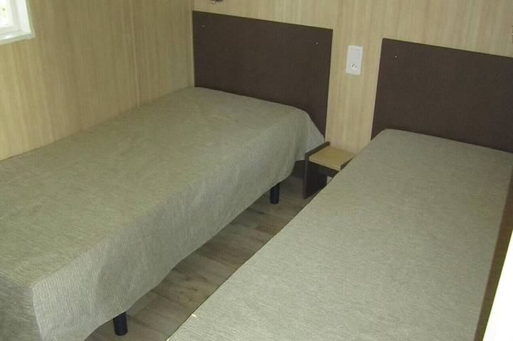 Gîte pour 4 personnes, avec jardin ainsi que terrasse et piscine à Grandcamp-Maisy - 2