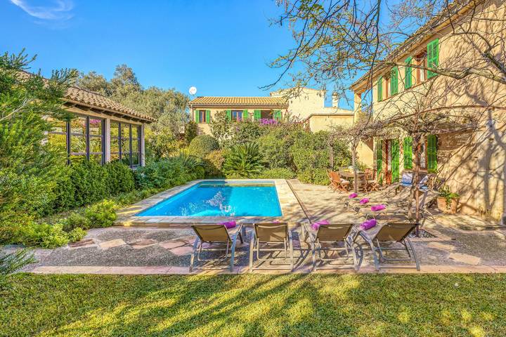 Spacious Holiday Home “Can Casta” with Pool, Wi-Fi, Terrace & Garden in Petra, Majorca Center