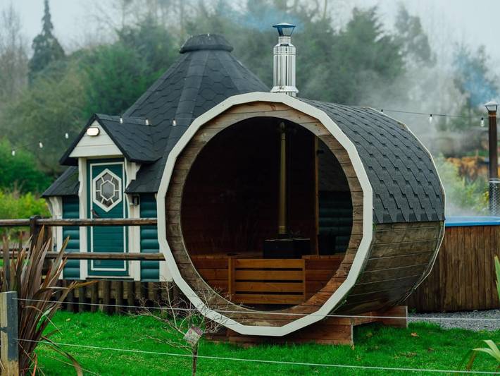 Holiday rental for 4 people, with Balcony and Hot tub as well as Garden and Sauna in Worcestershire