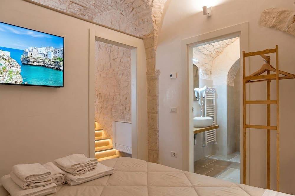Stella Cometa - Campanile Inn; Comfortable room in historic building Locorotondo in Locorotondo, Region de Bari