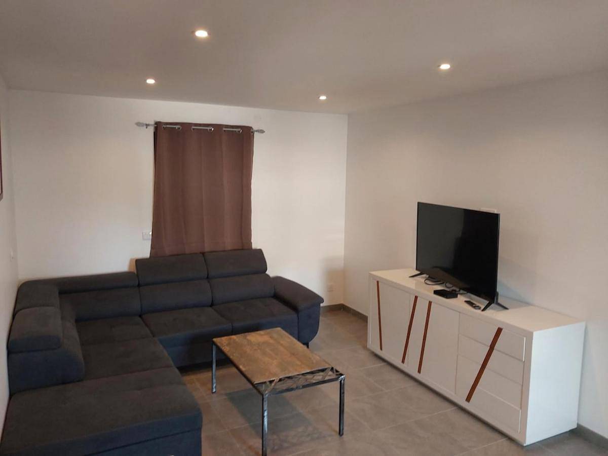 Three-Bedroom House in Beausemblant, Région de Valence