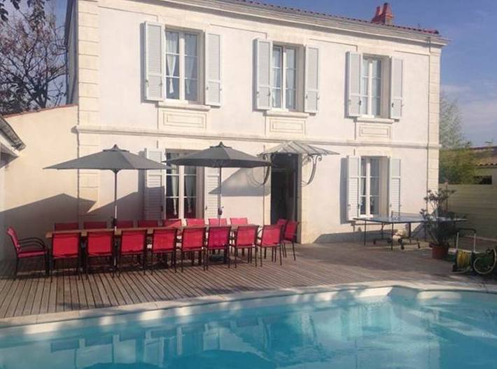 Villa pour 25 personnes, avec piscine et jardin, animaux acceptés