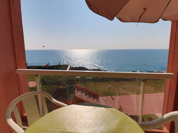 Gîte pour 4 personnes, avec piscine et terrasse dans Plage Lazaret