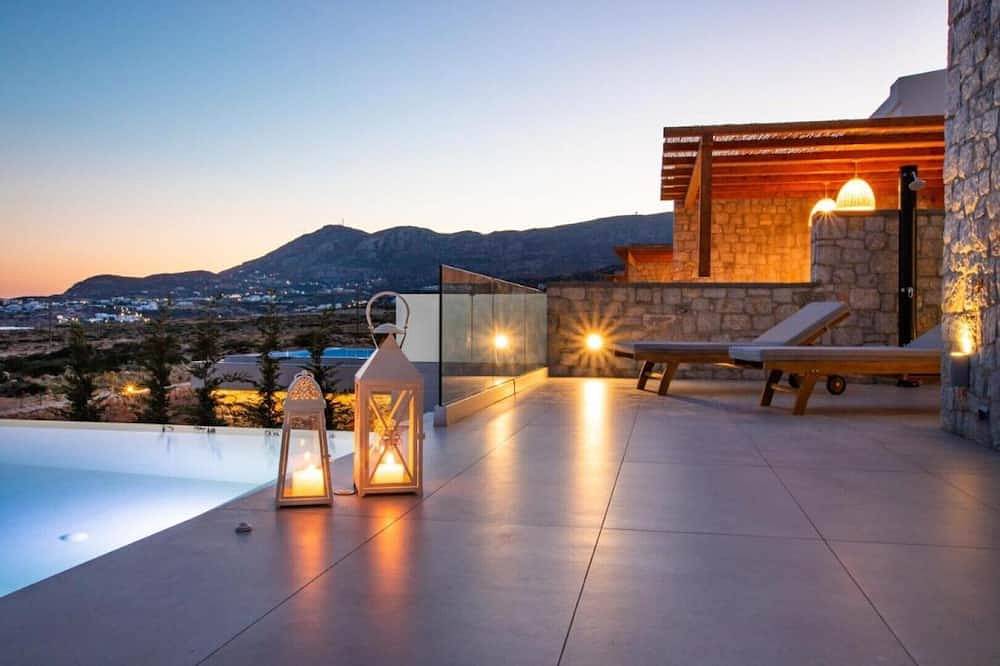 Aros luxury villas 2 in Scarpanto