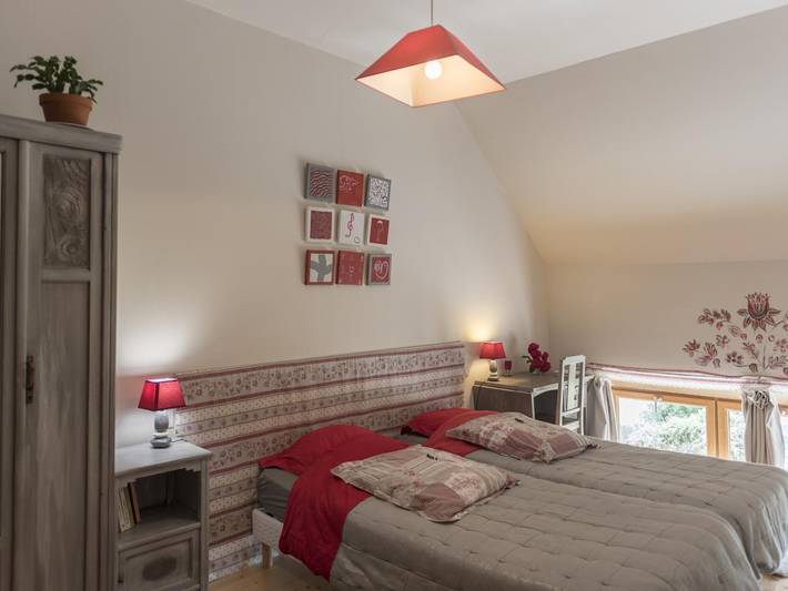 Gîte pour 10 personnes, avec piscine ainsi que jardin et terrasse dans Allier - 4