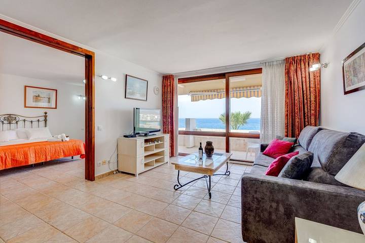 Villa pour 3 personnes, avec piscine et terrasse à Arona