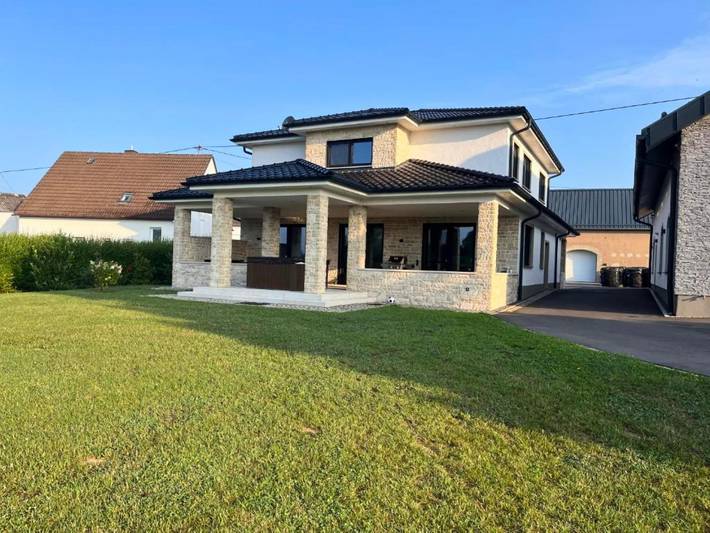 Villa voor 6 personen, met terras en tuin, kindvriendelijk in de Eifel