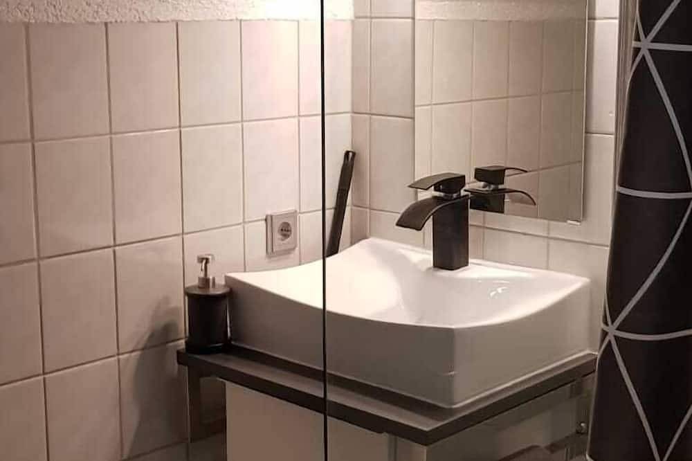 Ganze Wohnung, Stielvolles Apartment nähe Flughafen/Messe in Steinenbronn, Landkreis Böblingen