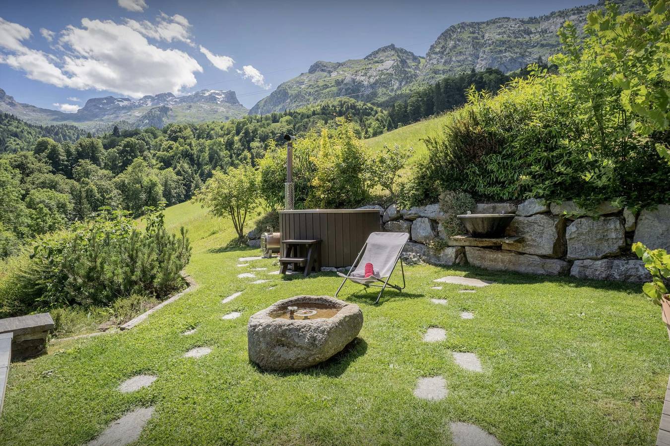 Vacances dans les Alpes - piscine, bain nordique & sauna - Ovo Network in Les Clefs, Région d'Annecy
