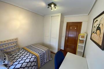 Vacation Rental for 6 Guests in Santander, Cantabrian Coast, Picture 4