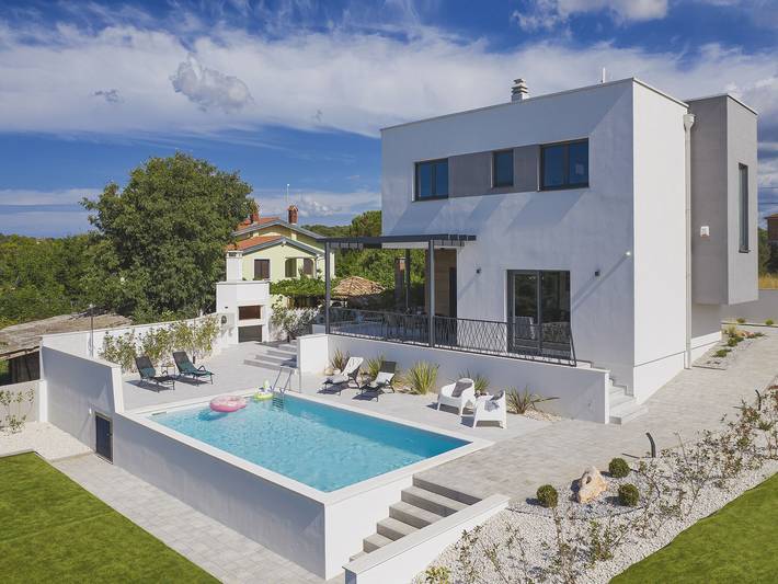 Villa für 7 Personen, mit Garten und Terrasse sowie Pool, mit Haustier in Medulin