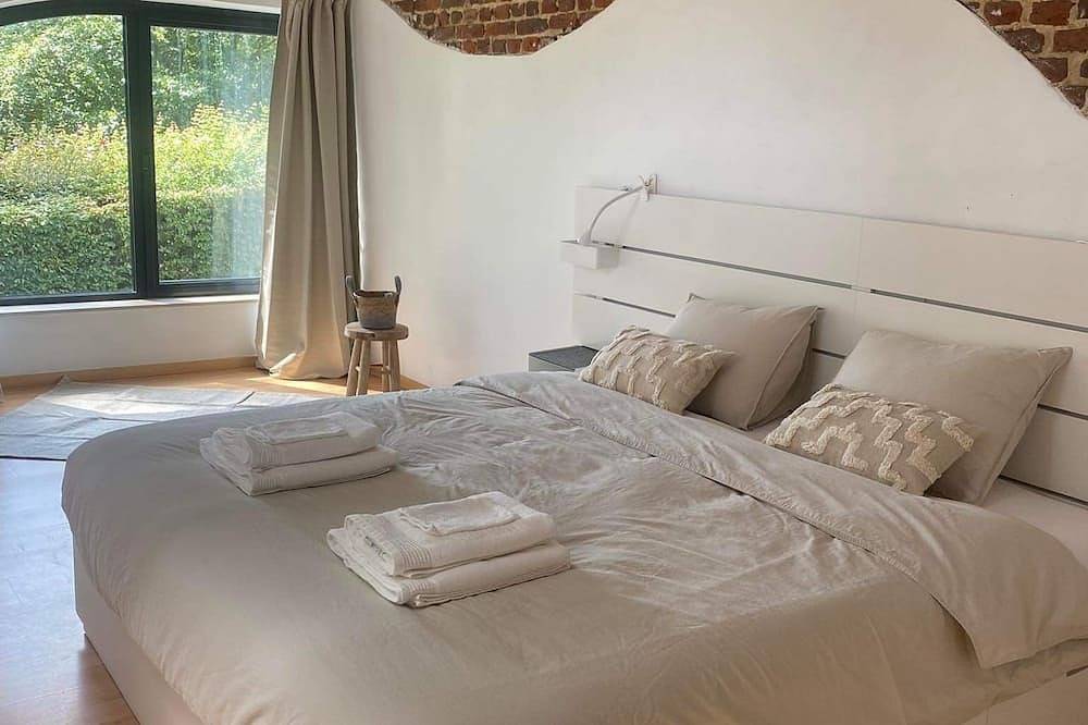 Self-catering cottage with year-round heated indoor swimming pool in Ramillies, Wallonisch-Brabant