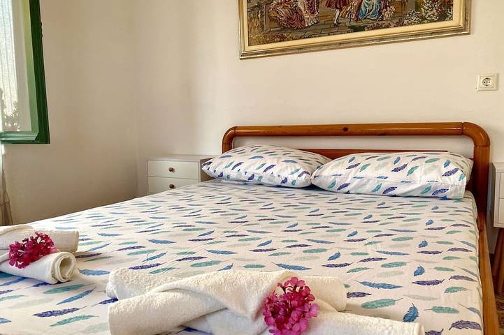 Location de vacances pour 6 personnes, avec jardin dans Cythère - 2