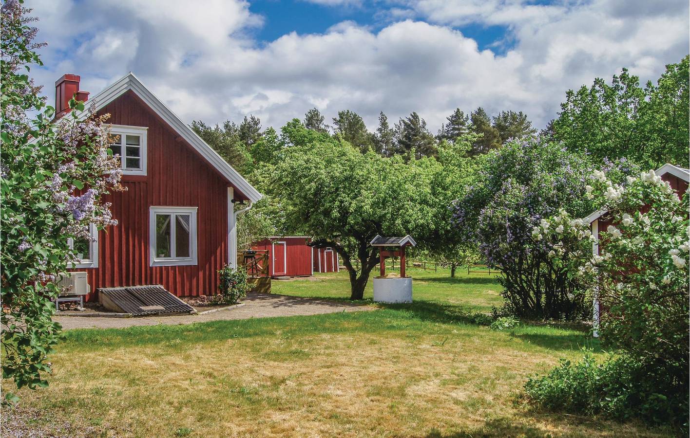 Hus för 6 Personer med trädgård in Småland