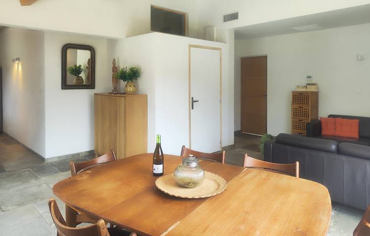 Moderne Wohnung mit Pool in der Nähe von Vieussan Zentrum in Vieussan, Béziers und Umgebung