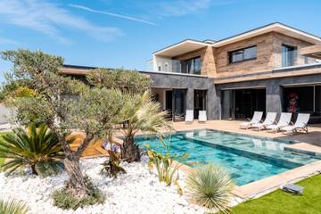 Villa pour 10 personnes, avec jardin et piscine à Agde