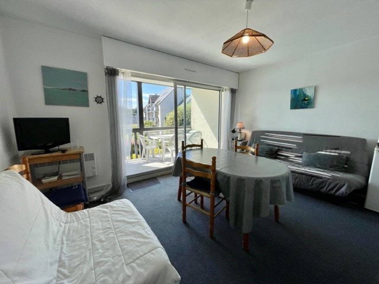 Entire apartment, Quiberon - Cozy 1Br Apartment with Balcony & Pool Access, 1km from Beach in Quiberon, Côte des Mégalithes