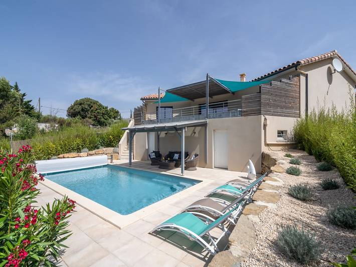 Location de vacances pour 6 personnes, avec Terrasse ainsi que Jardin et Piscine à Cesseras