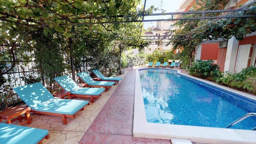 Casa de huéspuedes para 3 personas, con jardín además de piscina y vistas - 1