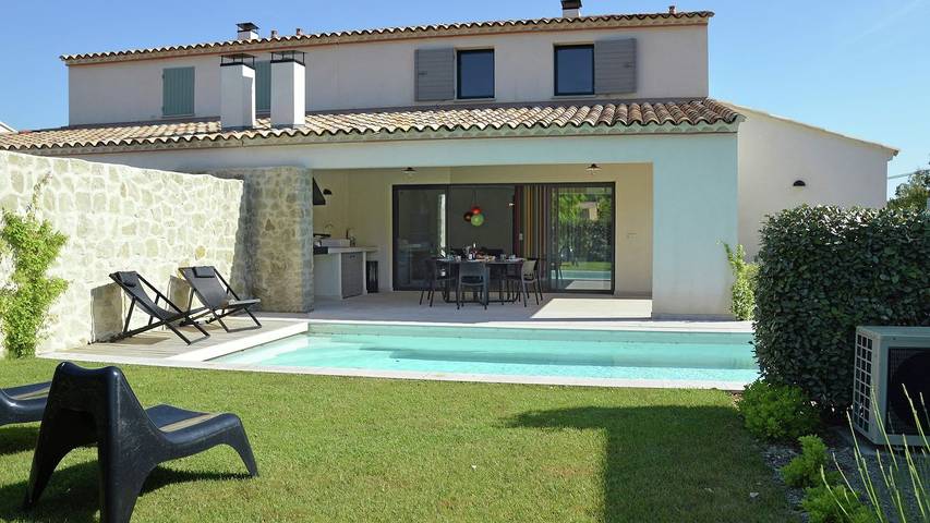 Villa voor 9 personen, with zwembad and tuin as well as terras in Malaucène