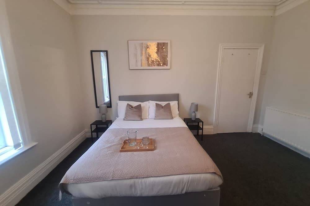 Sunderland 5 Bedroom House in Sunderland