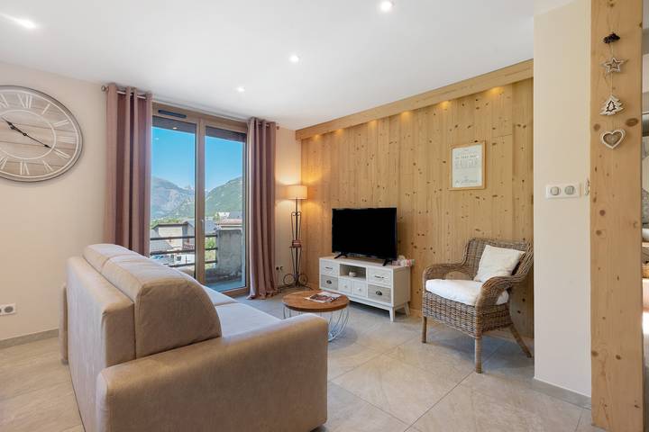 Hel lägenhet, Maison Casabert Savoie: Modern Comfort in a Charming Mountain Village in Saint-Martin-de-la-Porte, Massif de la Vanoise