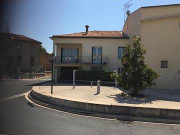 Gîte pour 6 personnes, avec terrasse à Colombiers