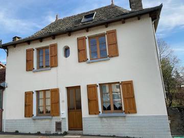 Gîte pour 6 personnes, avec jardin à Cassaniouze